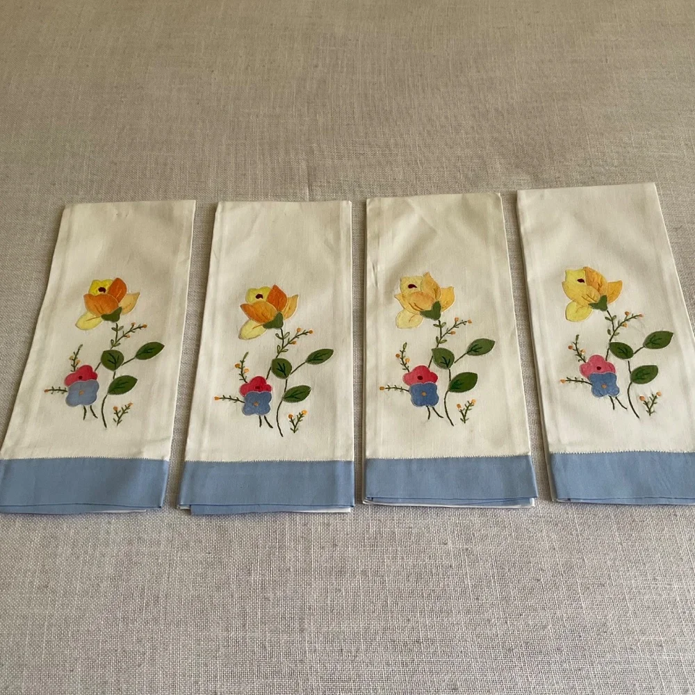 Hand Towels Lot 4 Hand Embroidered Floral Applique 22”x13” Vintage NEW